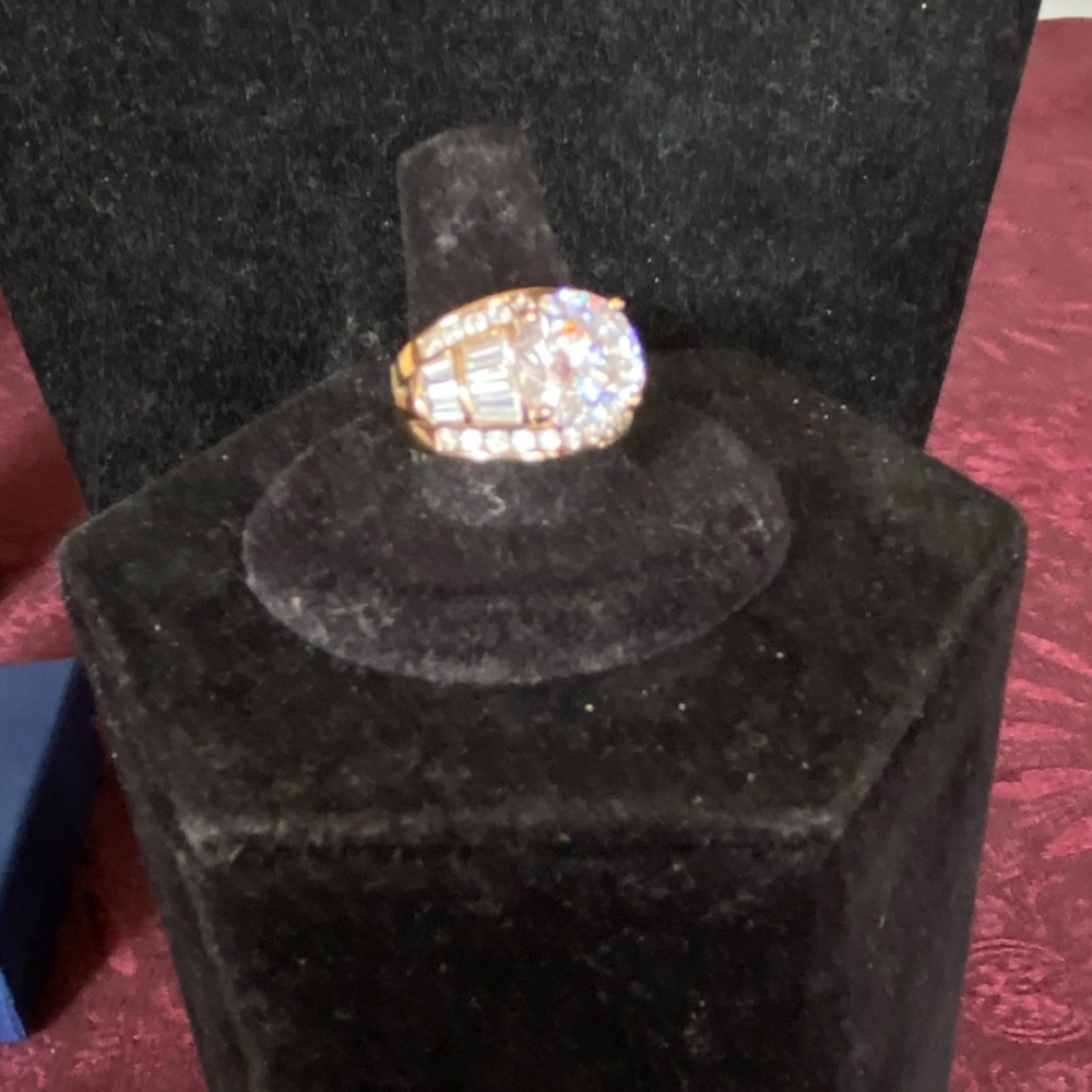 RING - Picture 5 of 12